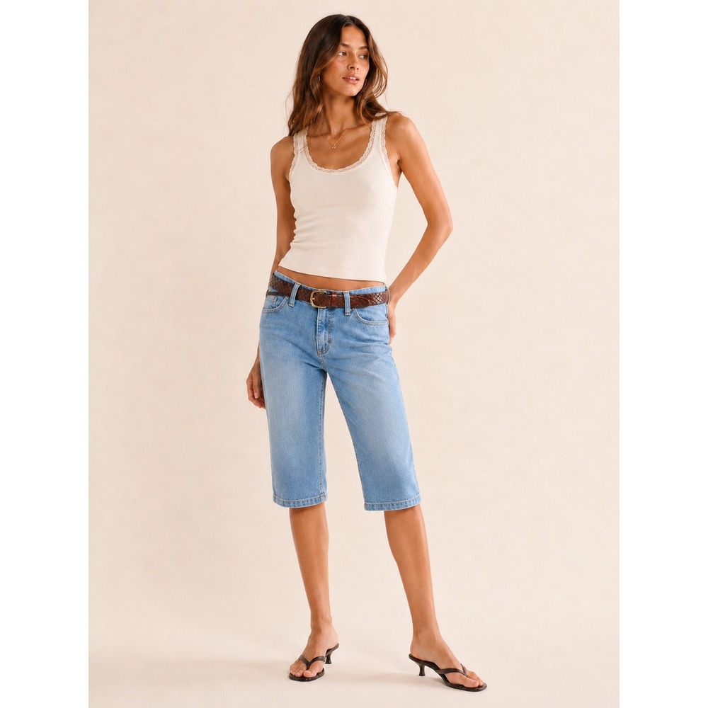 Gap Capri Y2K Jeans 4 Light Wash Blue Stretch Cropped Denim Slit Hem‎ Mid Rise